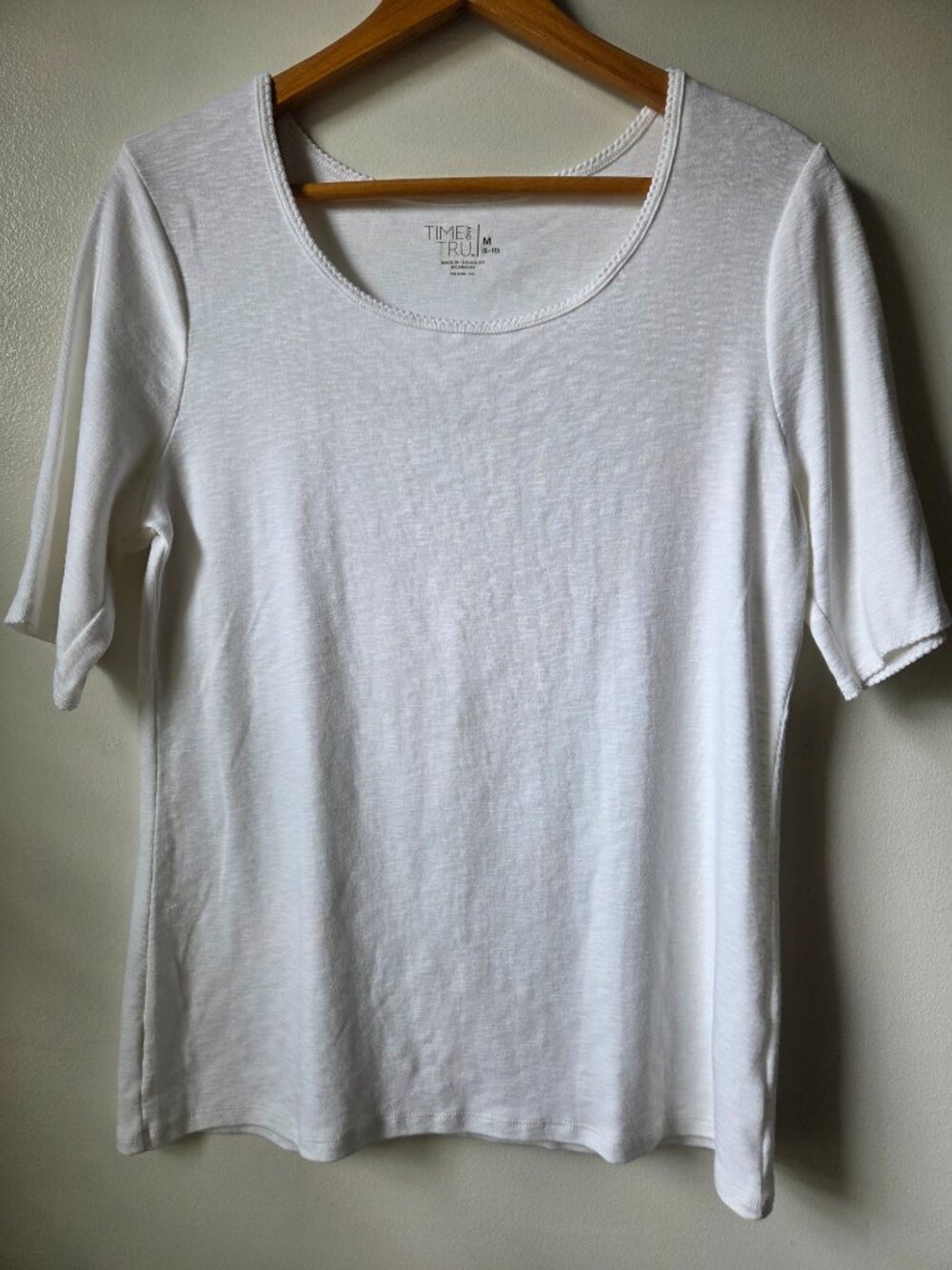 NEW W/O TAG TIME & TRU WHITE SCOOP COTTON NECK TEE SIZE M